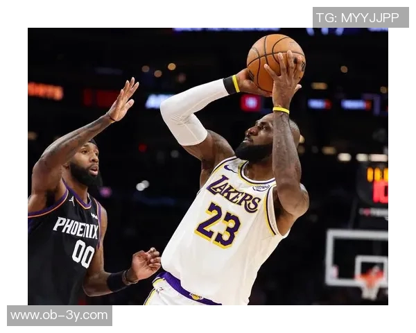 詹姆斯谈三分命中率低迷表示不在乎数据坚信下一个投篮必进 詹姆斯谈三分命中率低迷表示不在乎数据坚信下一个投篮必进