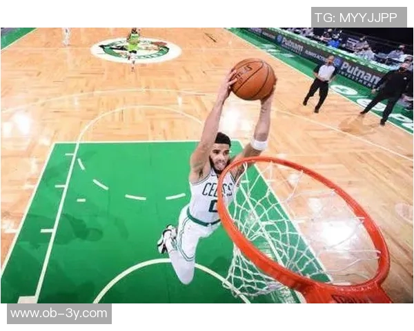 小迈克尔波特半场表现低迷仅得分2分三分球命中率堪忧 小迈克尔波特半场表现低迷仅得分2分三分球命中率堪忧